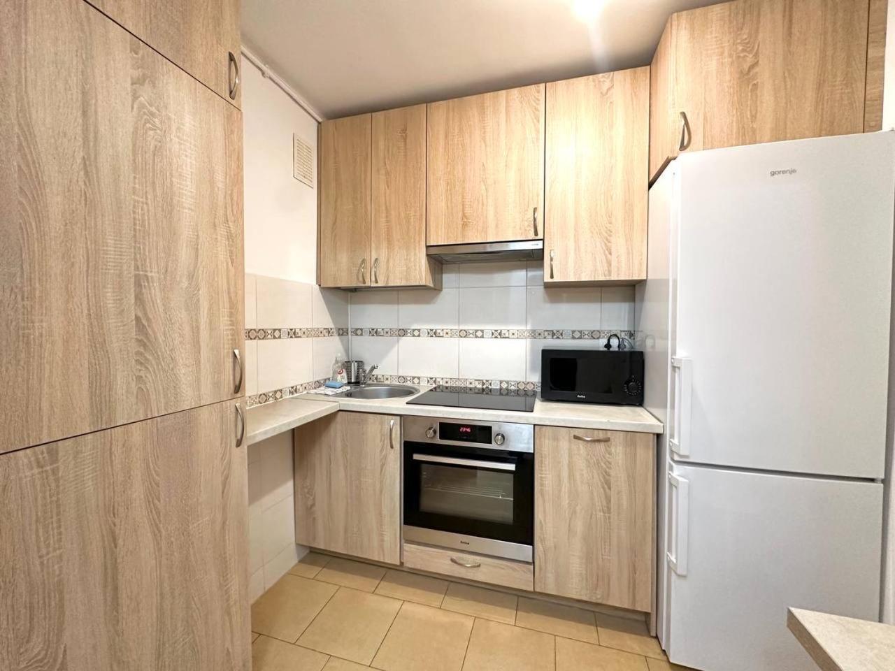 Ohmyhome - Park Mirowski Apartment Warsaw Ngoại thất bức ảnh